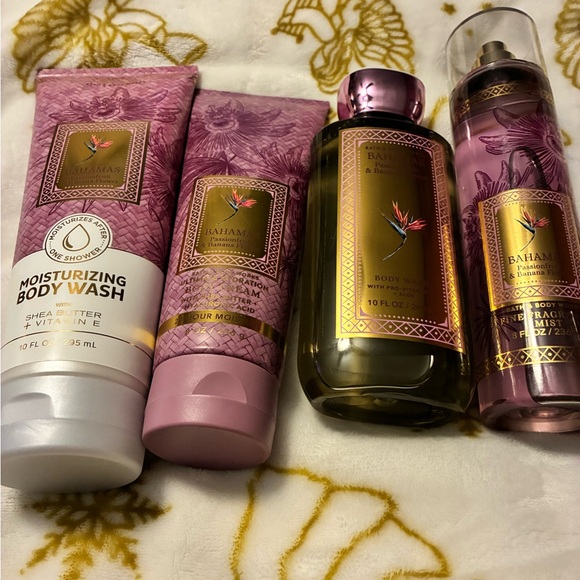 Bath & Body Works Pink Body Care Set 4 Pc Set - Picture 2 of 4